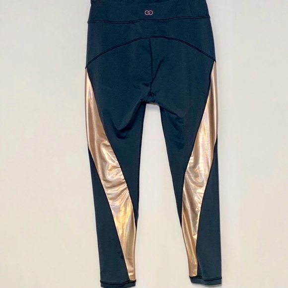 EUC🌟Calia By Carrie Underwood Limited Edition 7/8 Lumia Rose Gold Leggings - Picture 8 of 12
